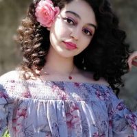 لينا مزالة تكتب : حياة مزدوجة