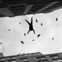 طارق عميرة : لا تنتحر فغدًا ستموت !